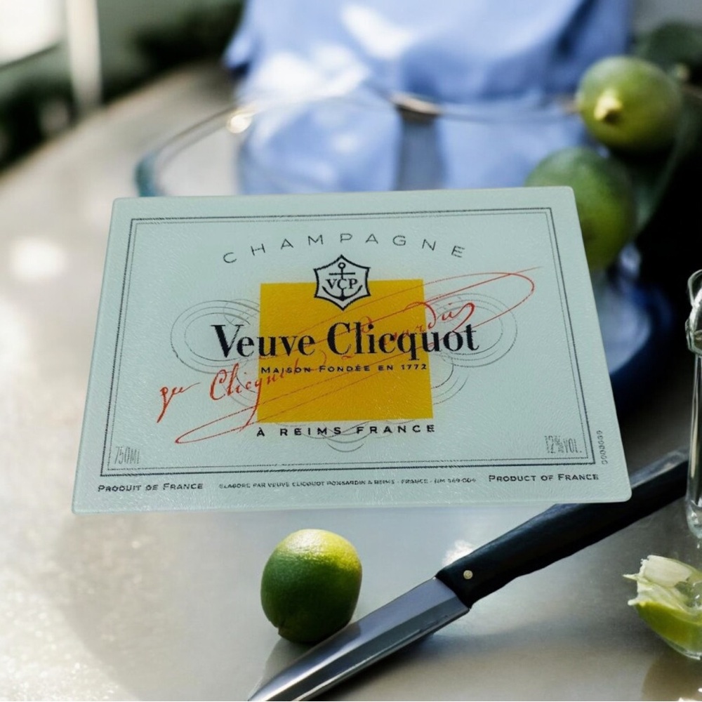 :::VUEVE CLIQUOT::::Champagne Cutting Board Charcuterie Board